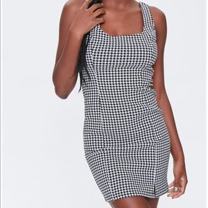 🌸 Clearance! 🌸 Black & White Patterned Body-con Mini Dress Size S